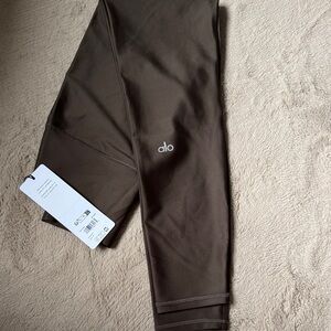 ALO Yoga Women's Leggings in Espresso Dark Brown